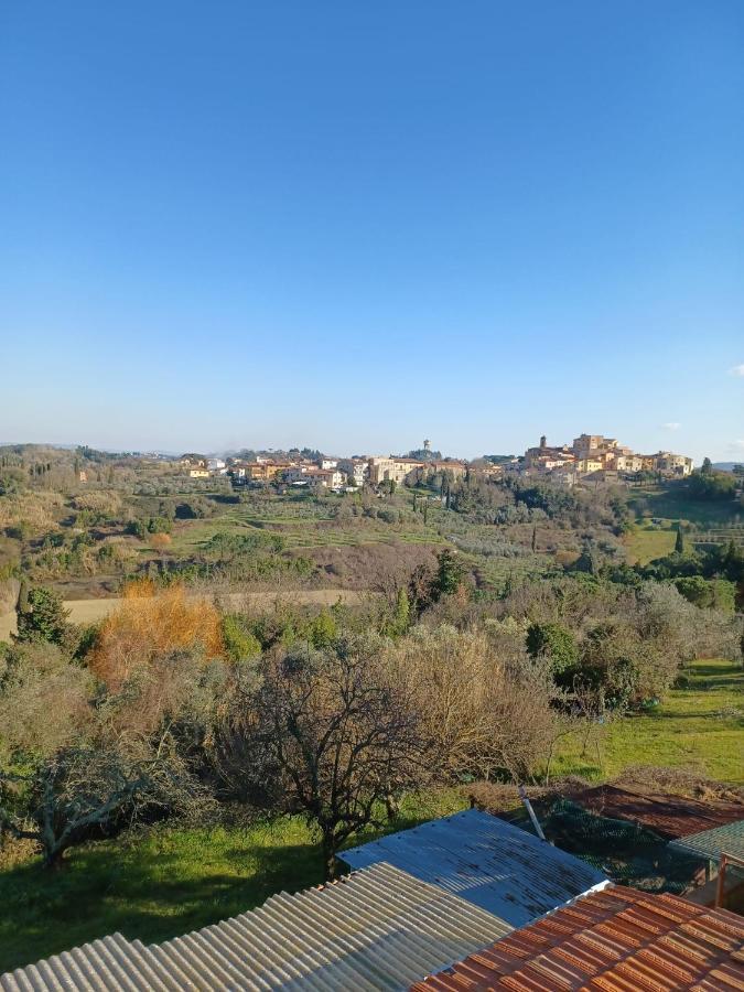 Casa Vacanze L'Acquerello Lari Dış mekan fotoğraf