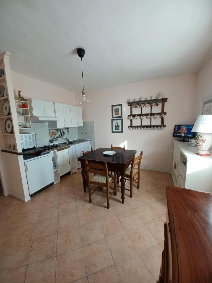 Casa Vacanze L'Acquerello Lari Dış mekan fotoğraf