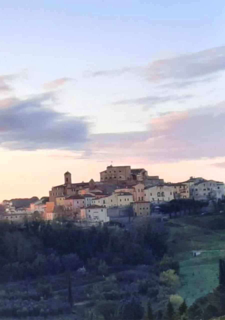 Casa Vacanze L'Acquerello Lari Dış mekan fotoğraf