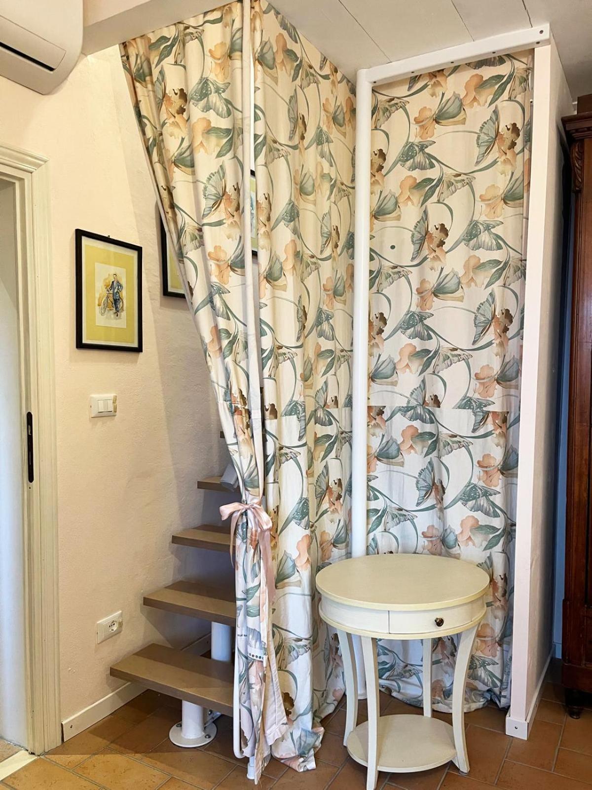 Casa Vacanze L'Acquerello Lari Dış mekan fotoğraf